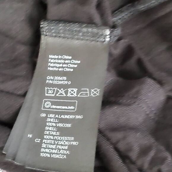 H&M Black Sleeveless Blouse Top Women's Size L Lace Crochet Yoke Keyhole Back Bo - Picture 5 of 6